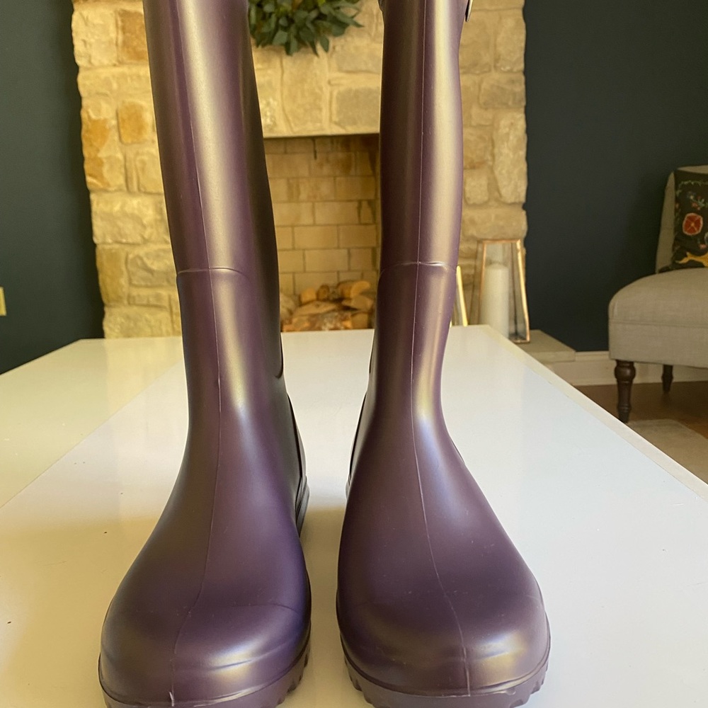 Ugg Boots - New (Without Tags. Never Used). Size … - image 2